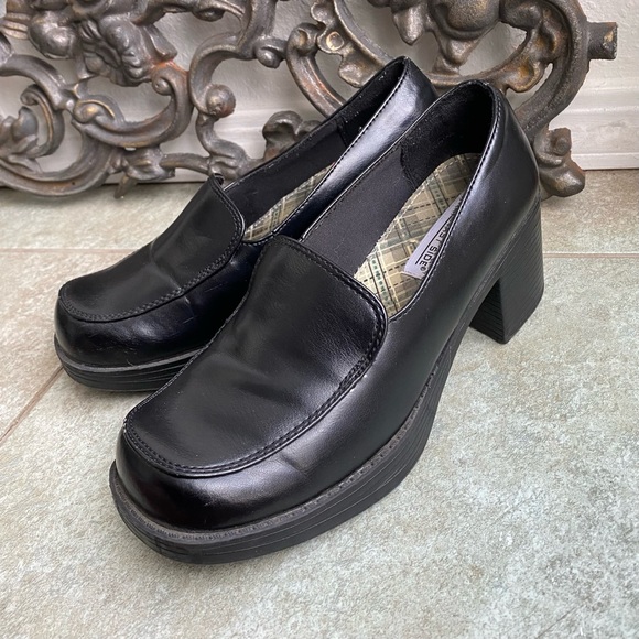 Black Chunky Heel 90s Loafers - Picture 1 of 10